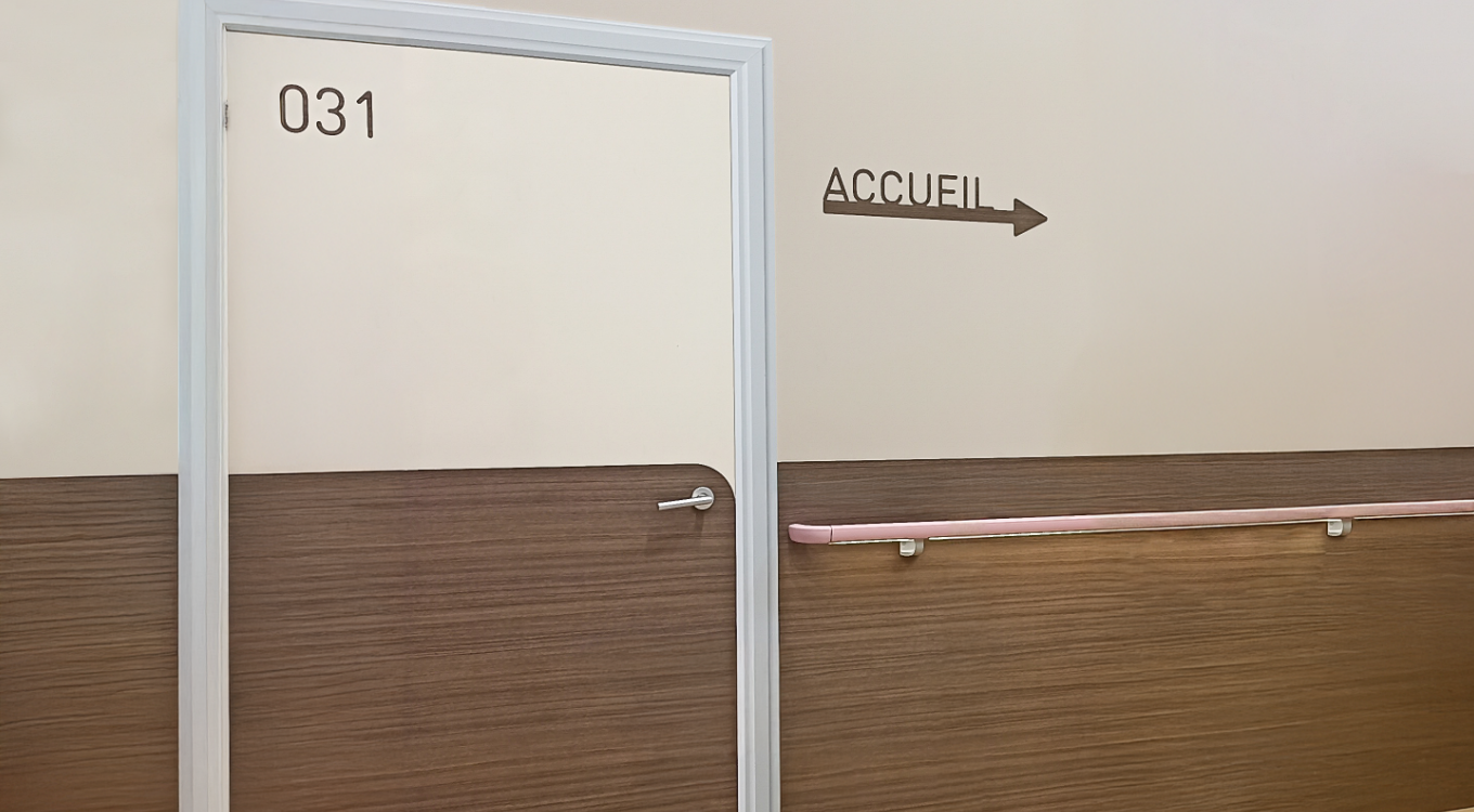 Decosign Decowood walnut and linea'touch led quartz