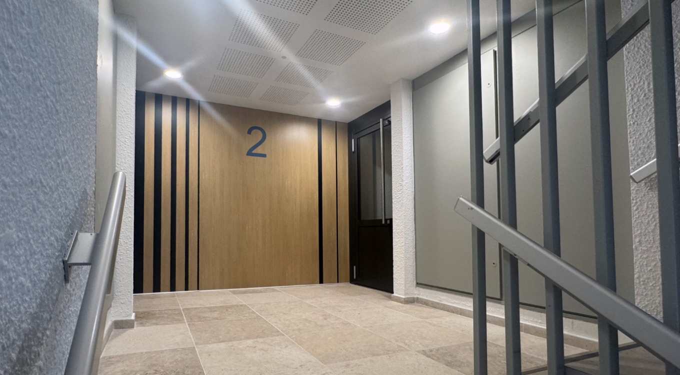 Decowood and Decosign