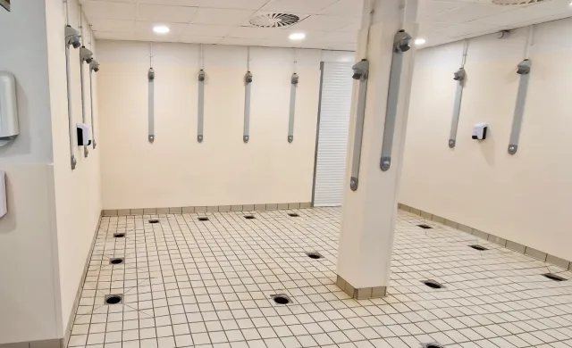 Decochoc for wet areas